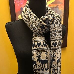 Women’s Reindeer Heart Fair Isle Knit Scarf